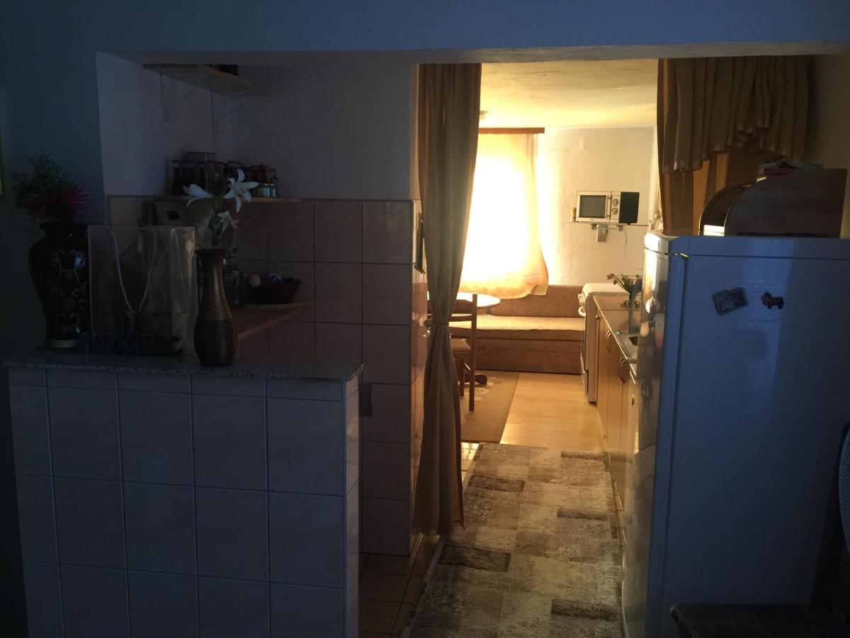 Dolores Tesanj Buitenkant foto